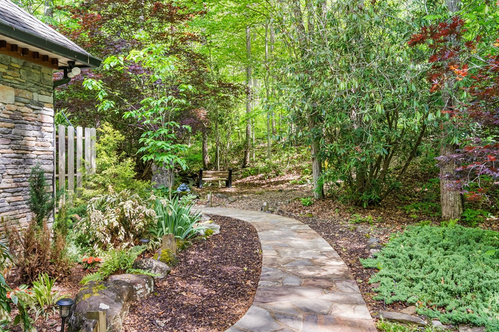 255 Stoney Brook Trail