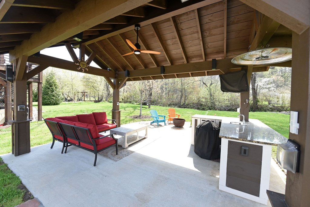 467 Golden Nugget Road