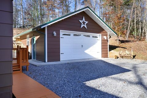 A home in Hayesville