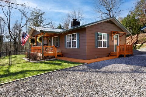 A home in Hayesville