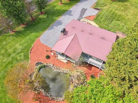 A home in Hayesville