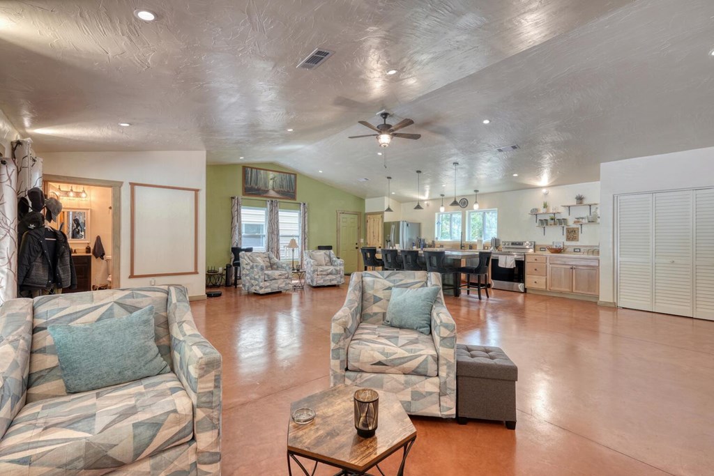 1529 Cedar View Lane