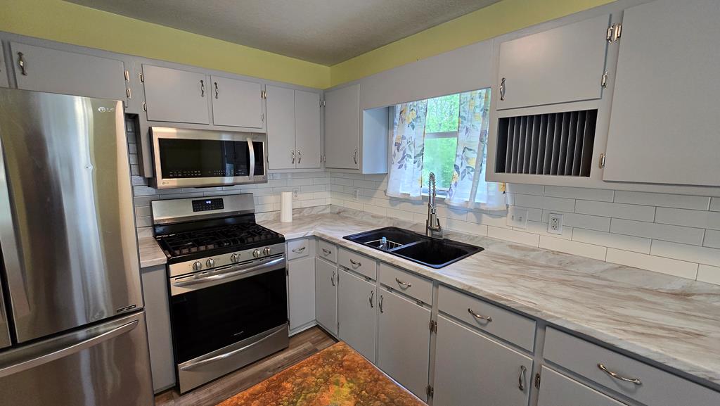 22 Smokey Creek Cove