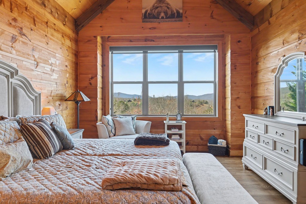 899 Ridge Pointe Way