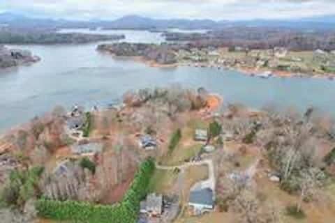 A home in Hayesville