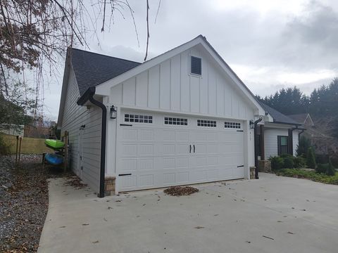 A home in Hayesville