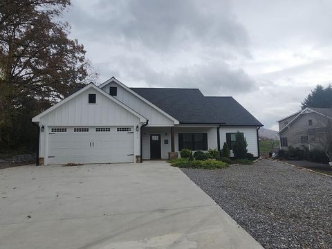 A home in Hayesville