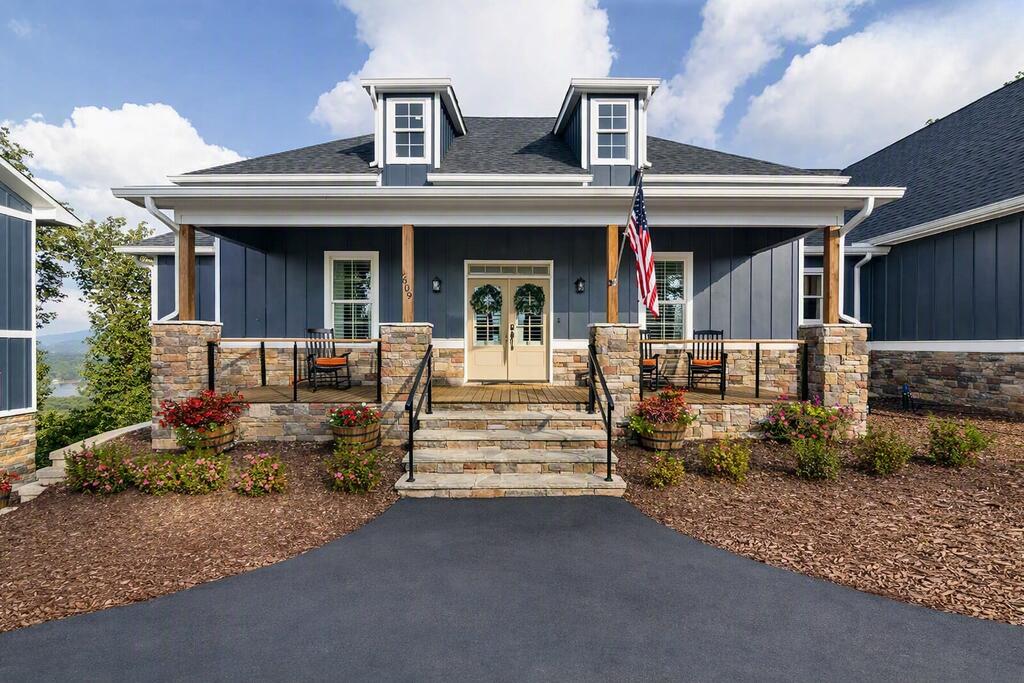 609 Winding Ridge