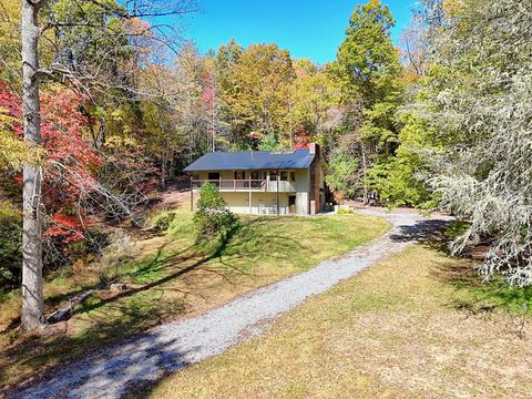 A home in Hayesville