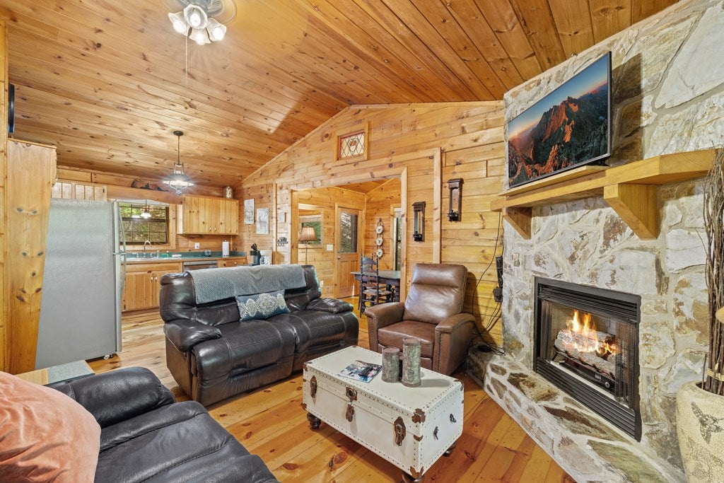 129 N Cherokee Drive