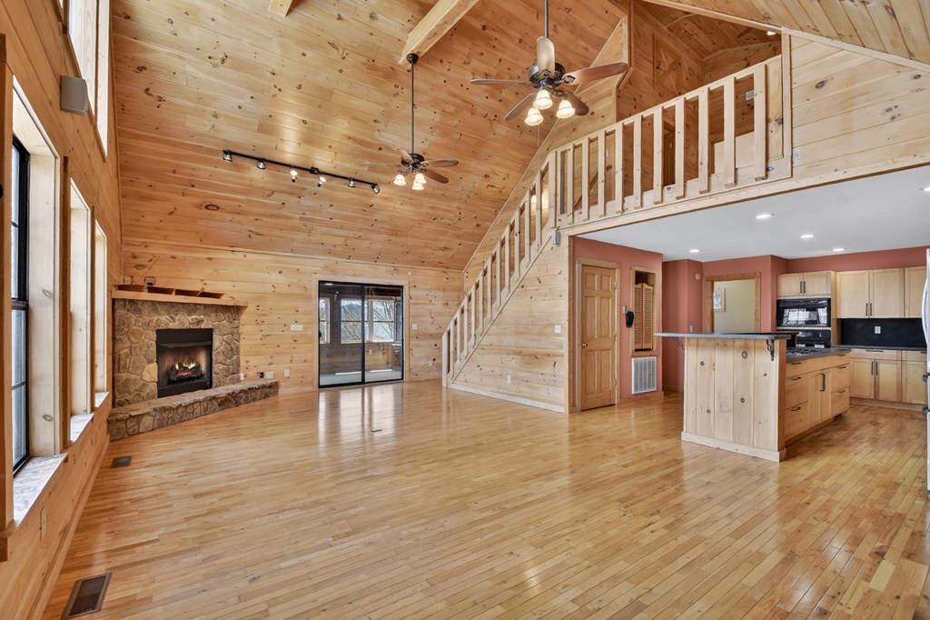 222 Mountain Hideaway Lane