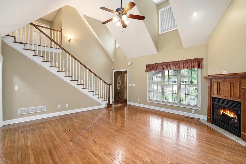 220 Oak Ridge Lane