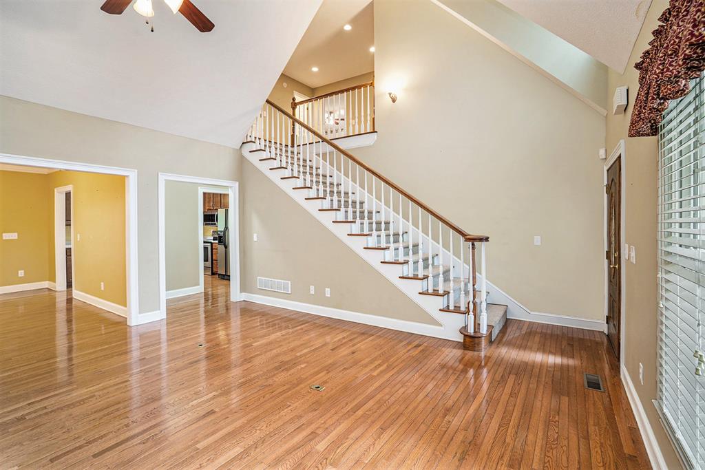 220 Oak Ridge Lane