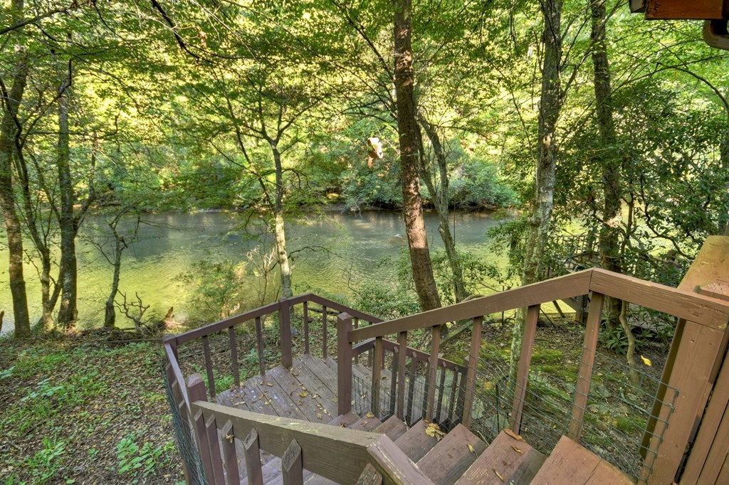 48 Riverwood Trail