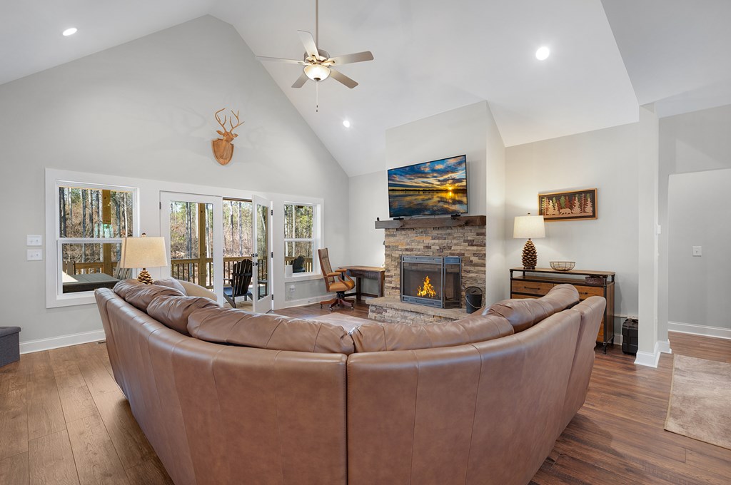 218 Oakwood Lane