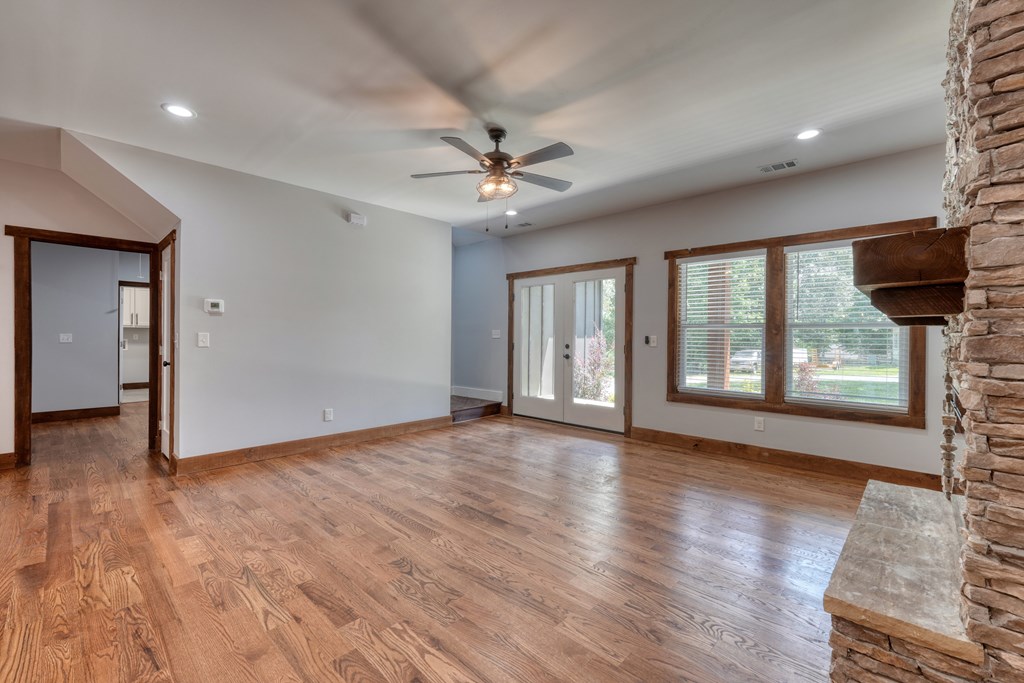 189 Fountain Oaks Drive