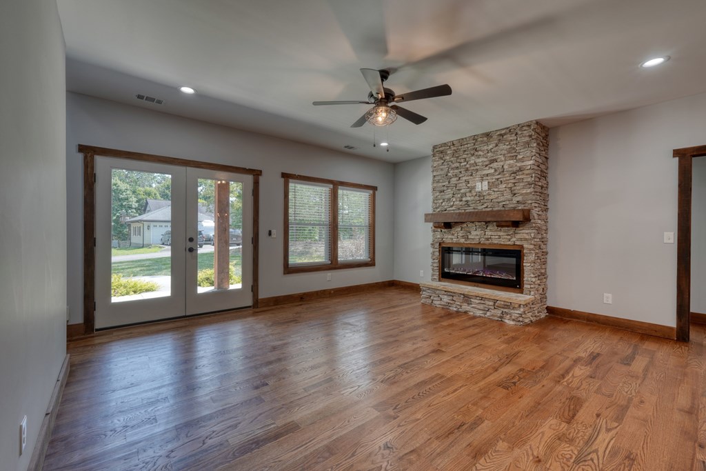 189 Fountain Oaks Drive