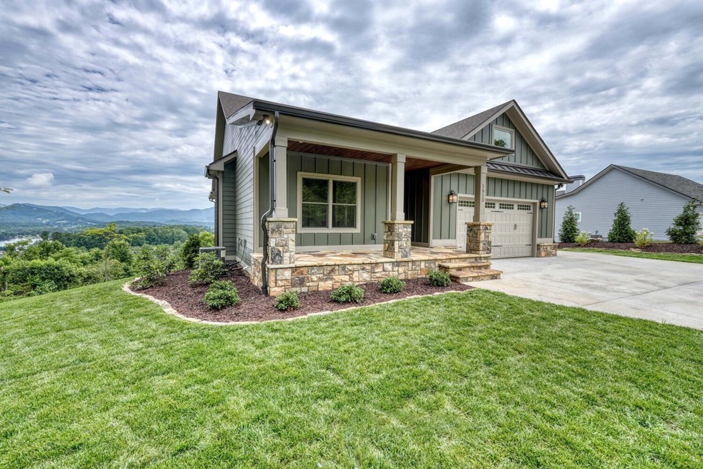 1513 Honey Bee Ridge