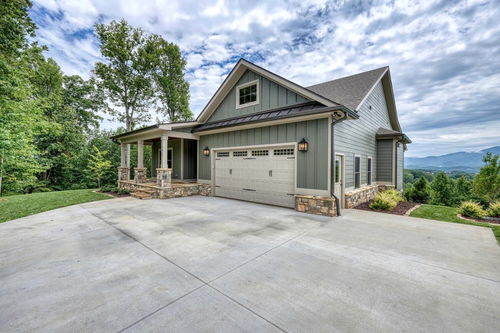 1513 Honey Bee Ridge