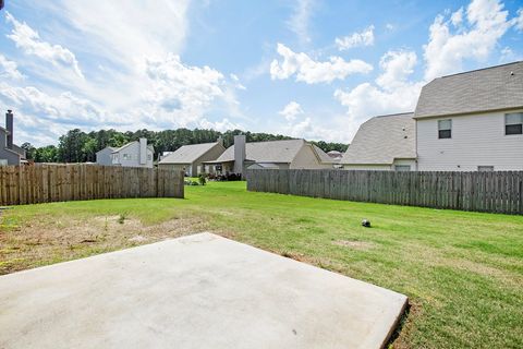 A home in Adairsville