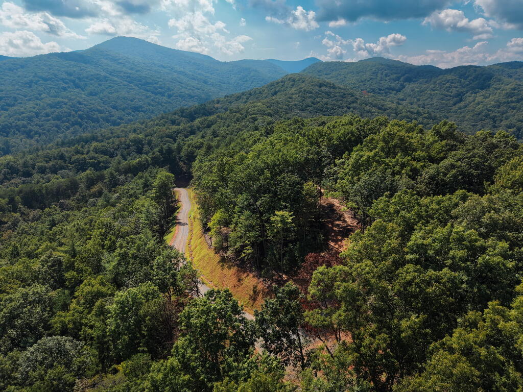 LOT 9 Yonah Way