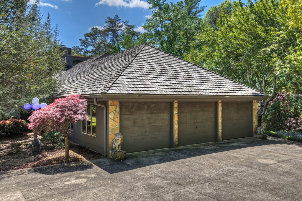 196 Westwoods Drive