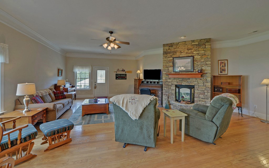 1729-B Watercrest Way #b