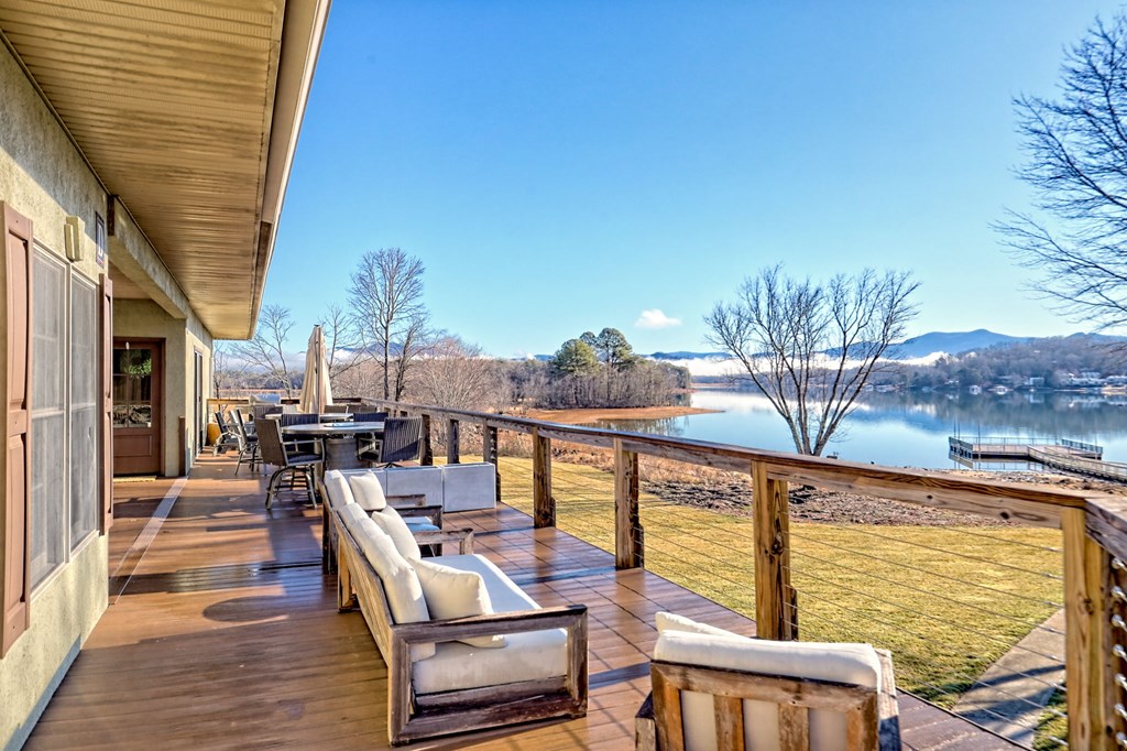 1688 Lakeview Drive 1d