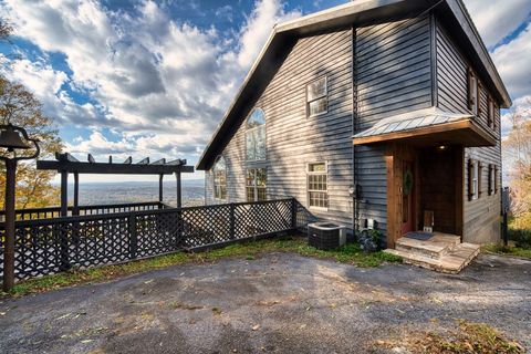 A home in Ellijay