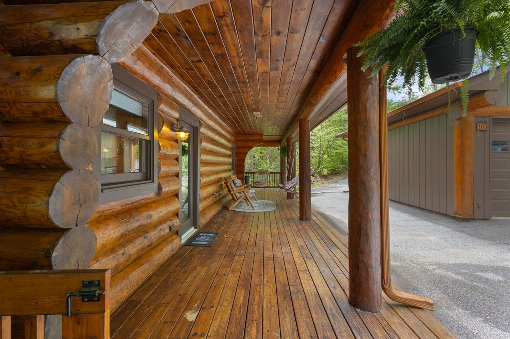 103 Twin Lakes Road
