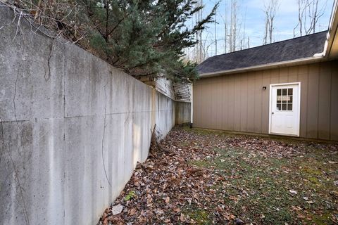 A home in Hiawassee