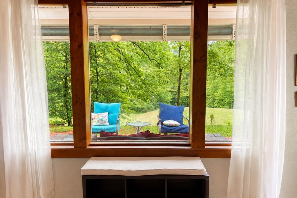 Ellijay, Georgia, 30540, United States, 3 Bedrooms Bedrooms, ,3 BathroomsBathrooms,Residential,Active,2044998