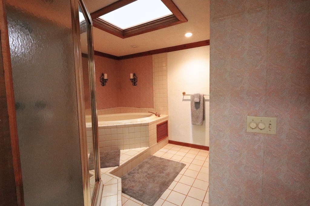 Ellijay, Georgia, 30540, United States, 3 Bedrooms Bedrooms, ,3 BathroomsBathrooms,Residential,Active,2044998