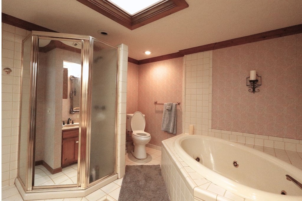 Ellijay, Georgia, 30540, United States, 3 Bedrooms Bedrooms, ,3 BathroomsBathrooms,Residential,Active,2044998