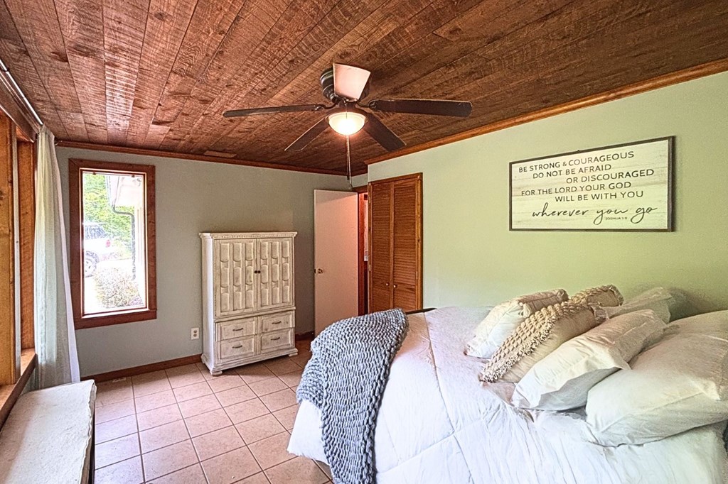 Ellijay, Georgia, 30540, United States, 3 Bedrooms Bedrooms, ,3 BathroomsBathrooms,Residential,Active,2044998