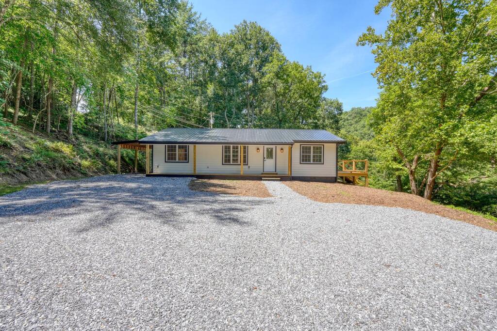 6564 Crooked Creek Road