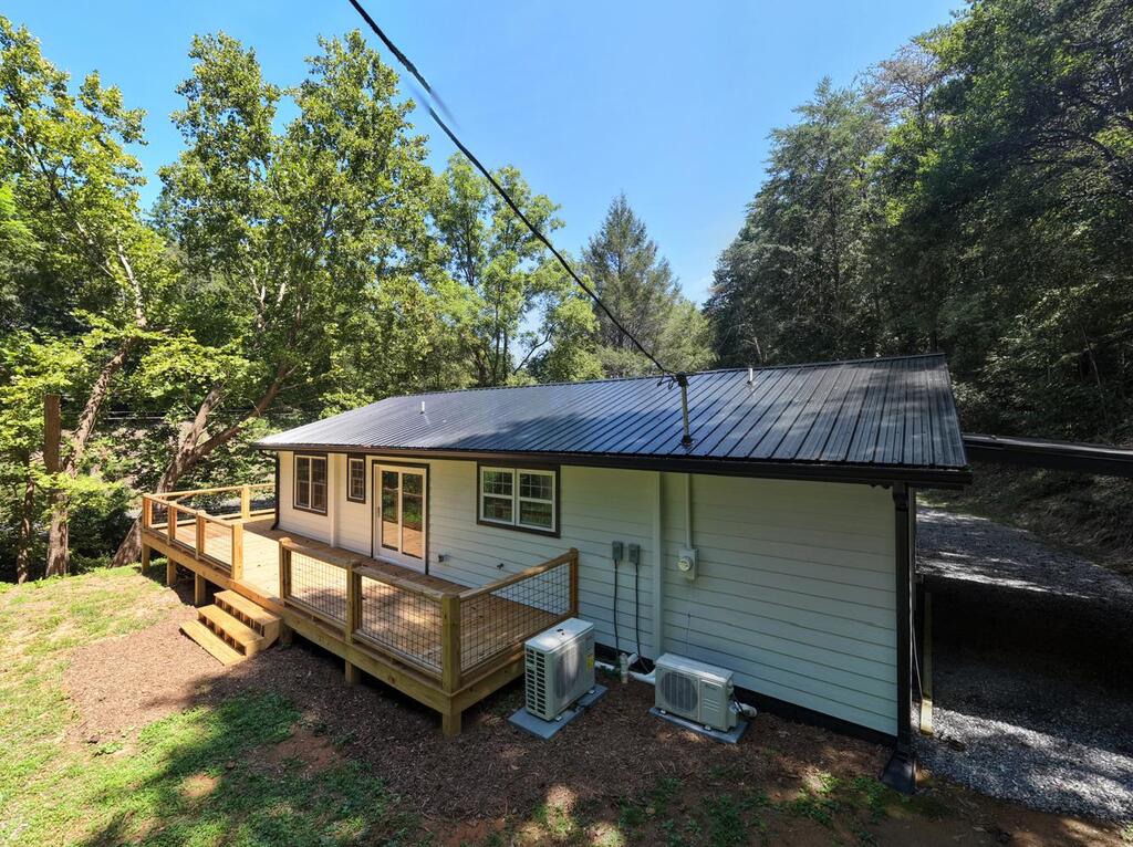 6564 Crooked Creek Road