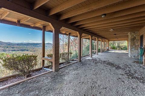 A home in Hayesville