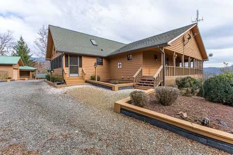 A home in Hayesville