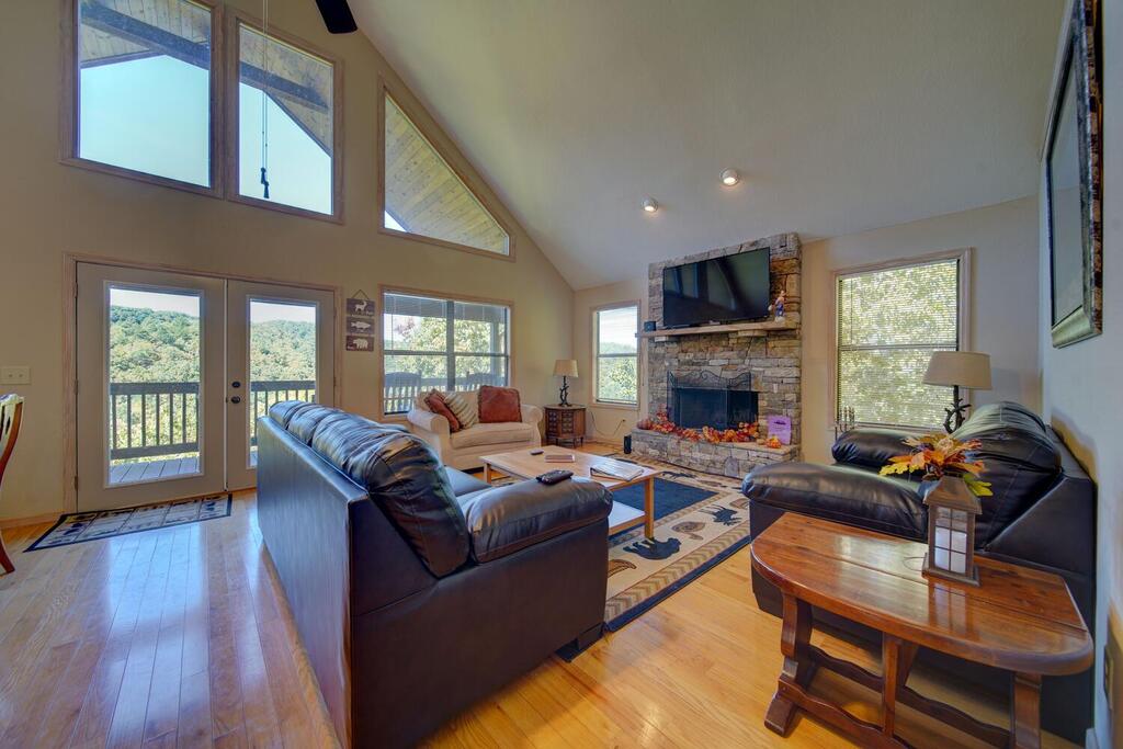 1281 Tipton Heights
