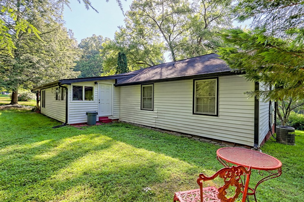 820 Ash Loop Road