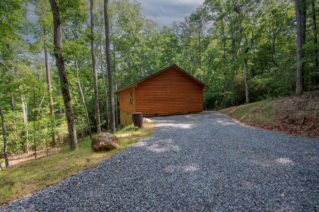 155 Stone Crest Lane