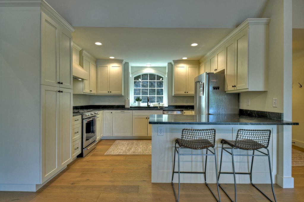 143 Heritage Point