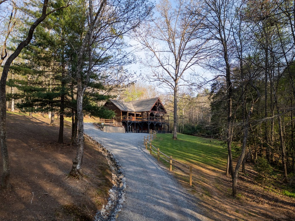 151 Hickory Hills Trl