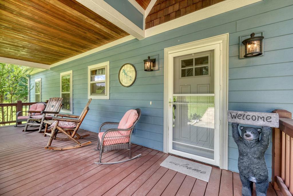 690 Stables Loop