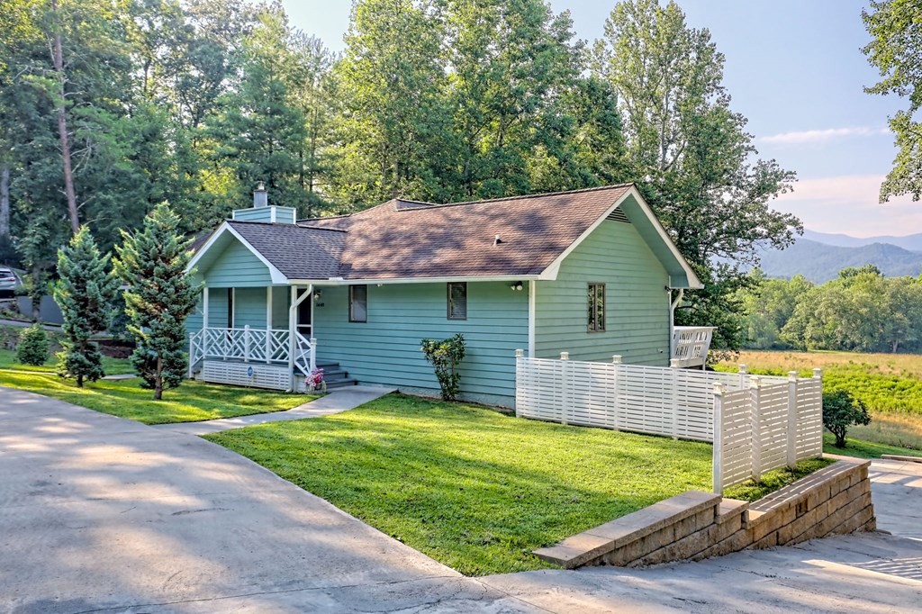 5648 Pine Crest Road
