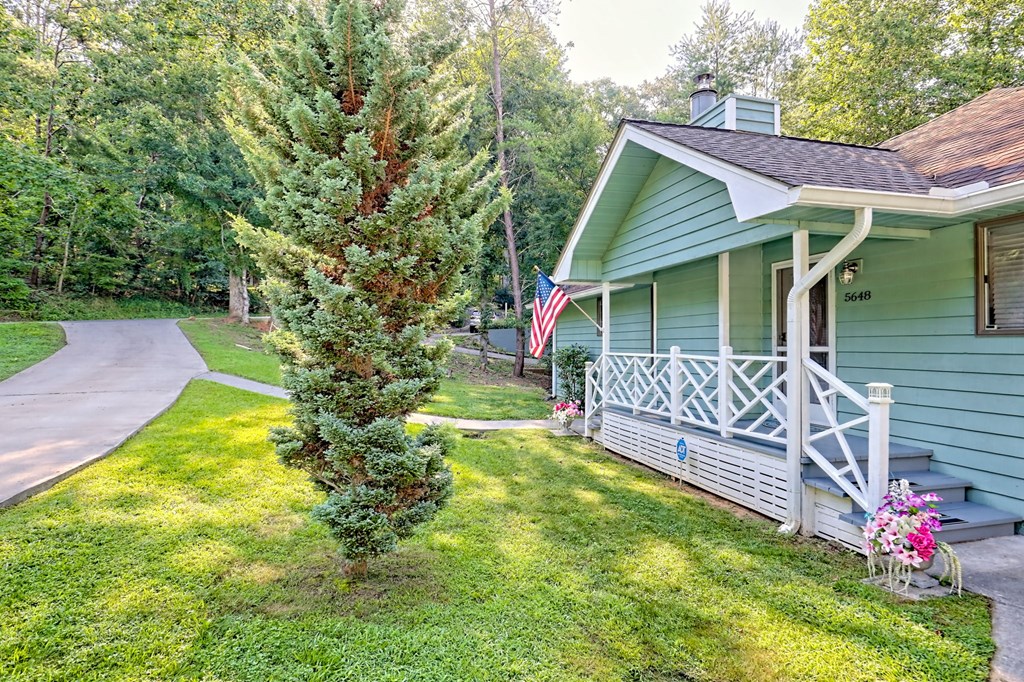 5648 Pine Crest Road