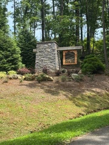 LT 104 River Knoll Trail