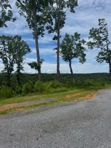 LT 104 River Knoll Trail