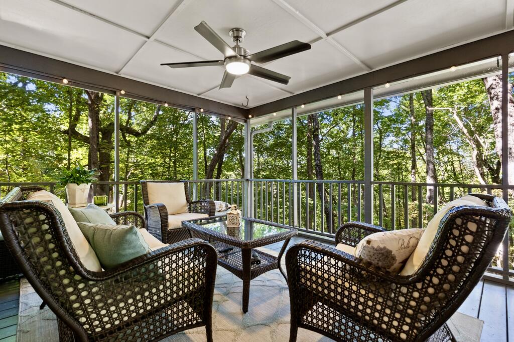 1052 Green Ridge Road